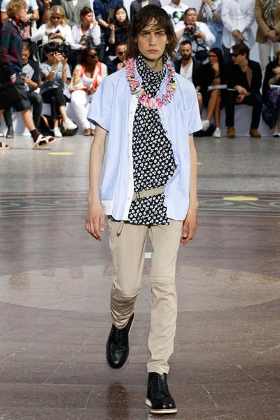 Look 29